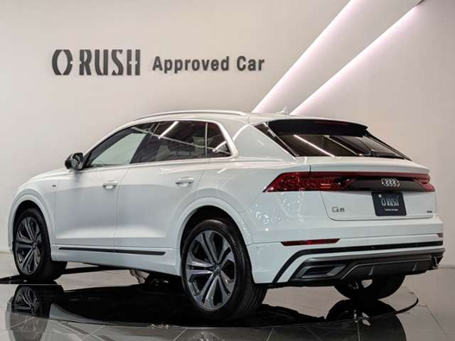 Audi Q8 6