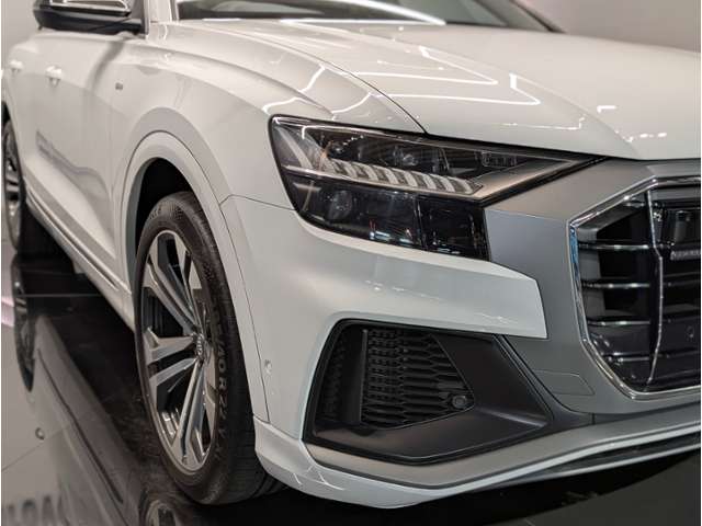 Audi Q8 10