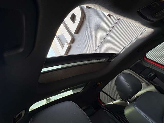 Mercedes-Benz GLA-Class 6