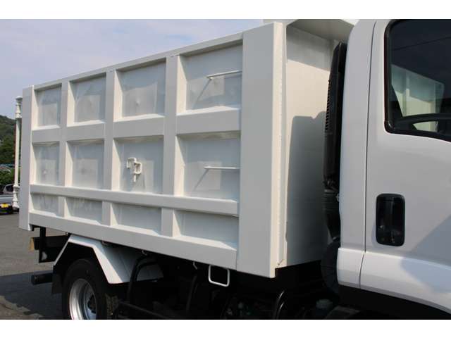 Isuzu Forward 12