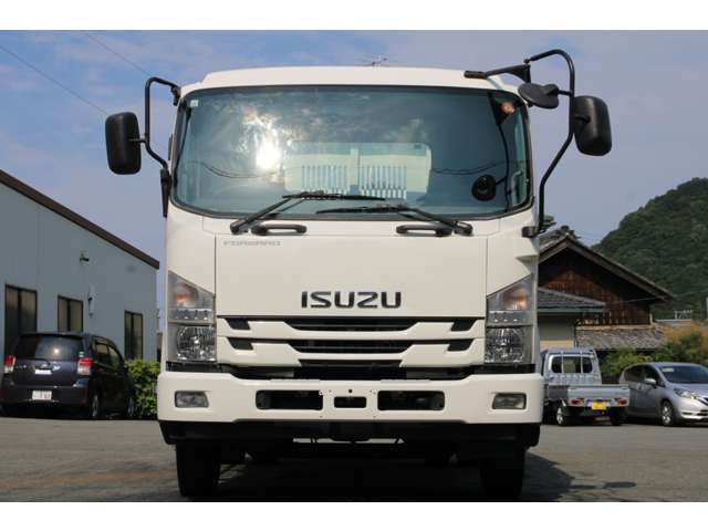 Isuzu Forward 2