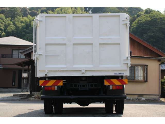 Isuzu Forward 8