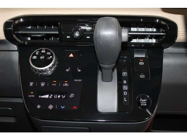 Mitsubishi Delica Mini 12