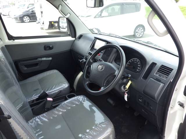 Toyota Light Ace Truck 9