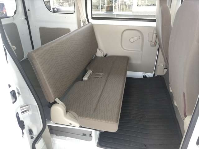 Nissan NV100 Clipper 9