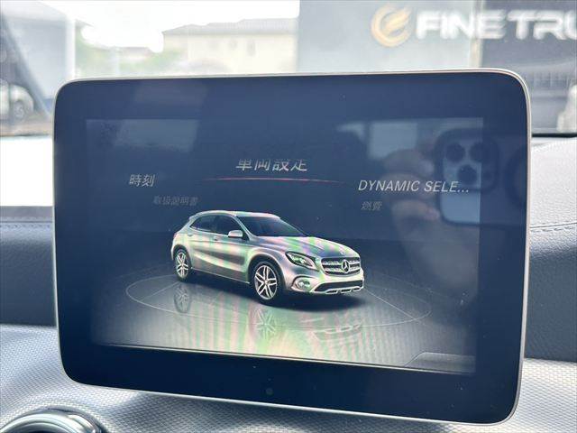 Mercedes-Benz GLA-Class 6