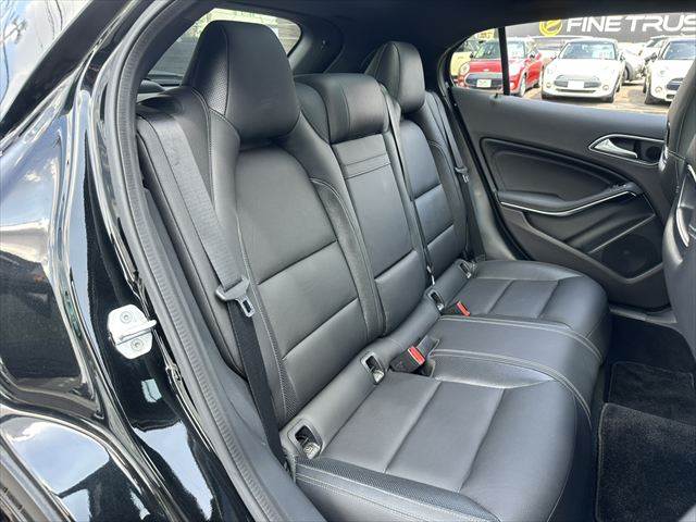 Mercedes-Benz GLA-Class 9