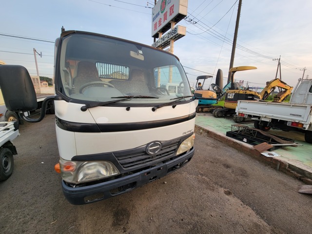 Hino Dutro 2