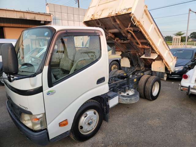 Hino Dutro 4