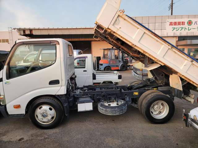 Hino Dutro 5