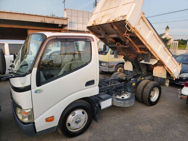 Hino Dutro 10