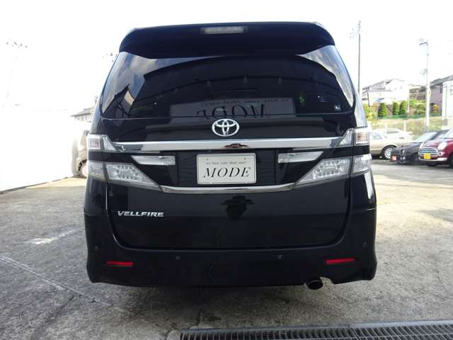 Toyota Vellfire 3