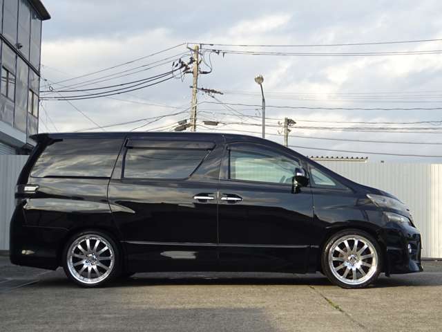 Toyota Vellfire 6