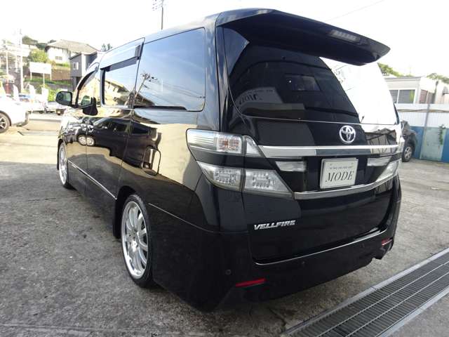 Toyota Vellfire 8