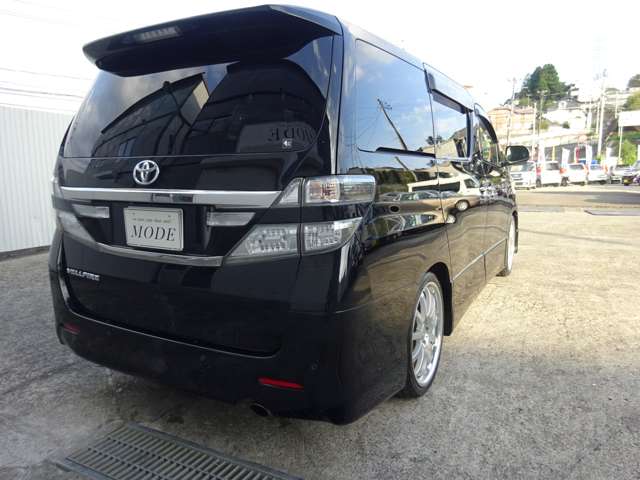 Toyota Vellfire 9