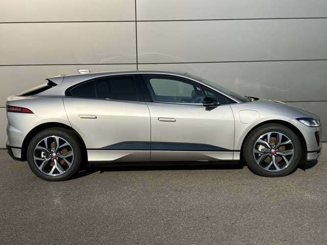 Jaguar Iペイス 8