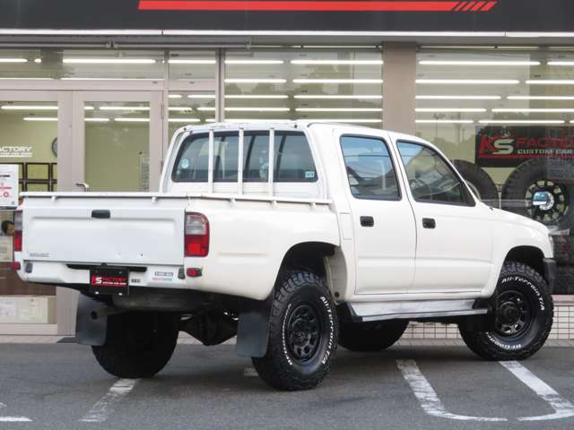 Toyota Hilux 6