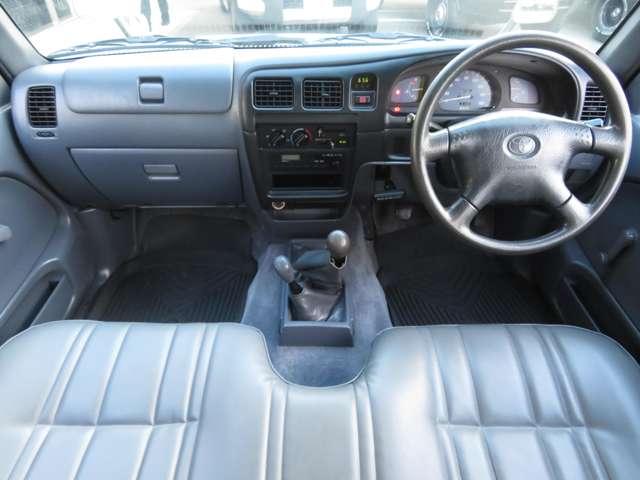 Toyota Hilux 7