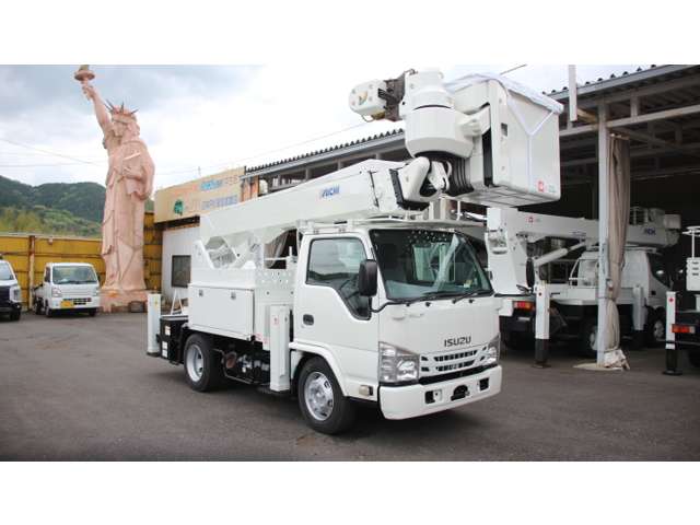 Isuzu Elf 2
