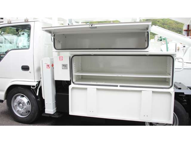 Isuzu Elf 7