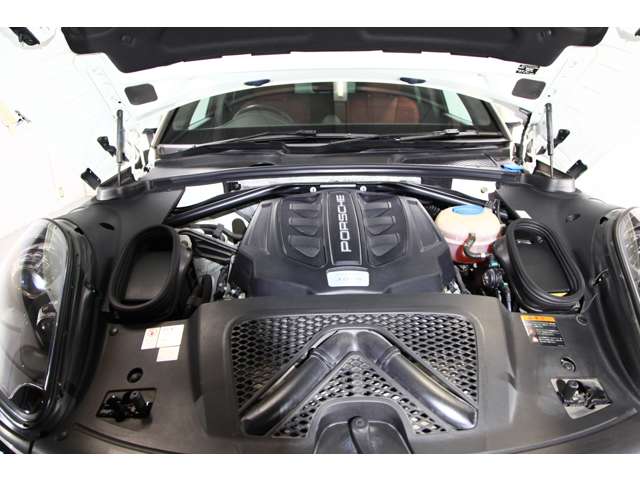 Porsche Macan 5