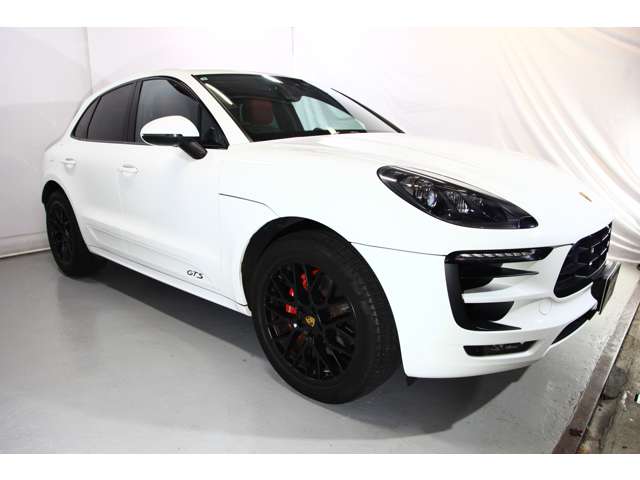 Porsche Macan 8