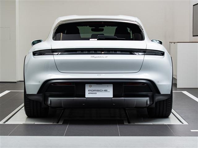 Porsche Taycan Cross Turismo 4