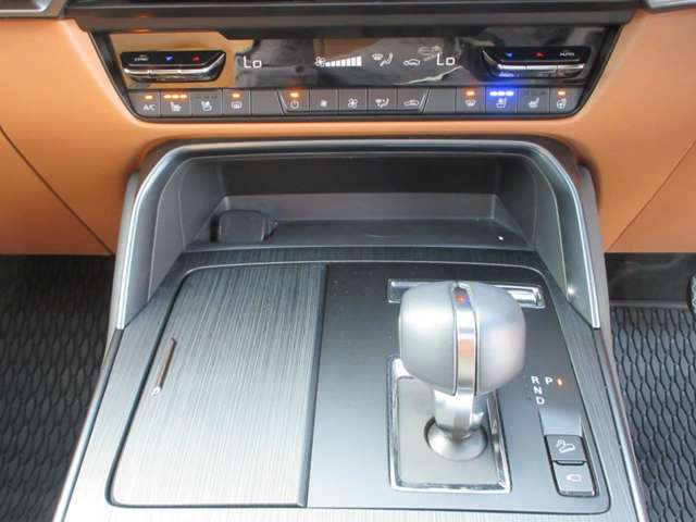 Mazda CX-60 8
