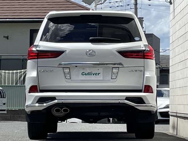 Lexus LX 11