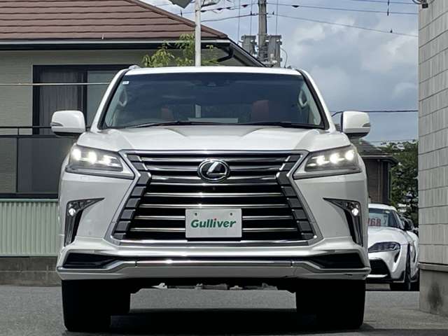 Lexus LX 10