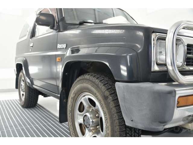 Daihatsu Rocky 11