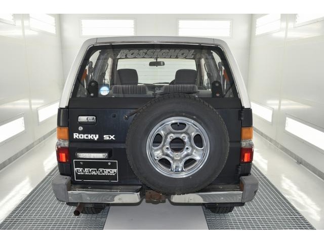 Daihatsu Rocky 8