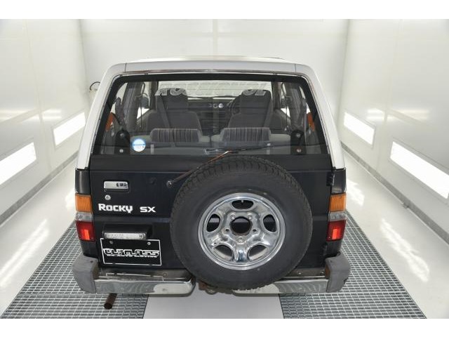 Daihatsu Rocky 9