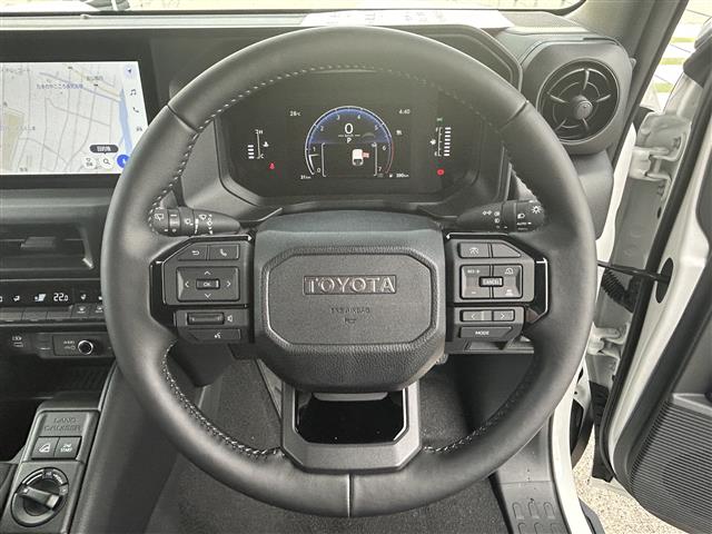 Toyota Land Cruiser FJ 12