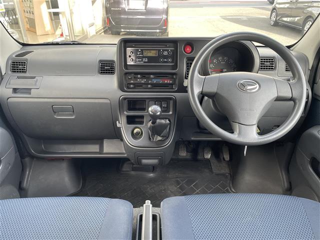 Daihatsu Hijet Cargo 5