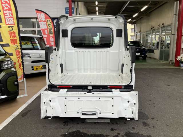 Daihatsu Hijet Deck Van 5