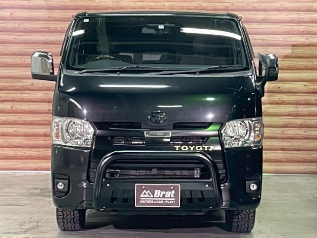 Toyota Hiace Van 4