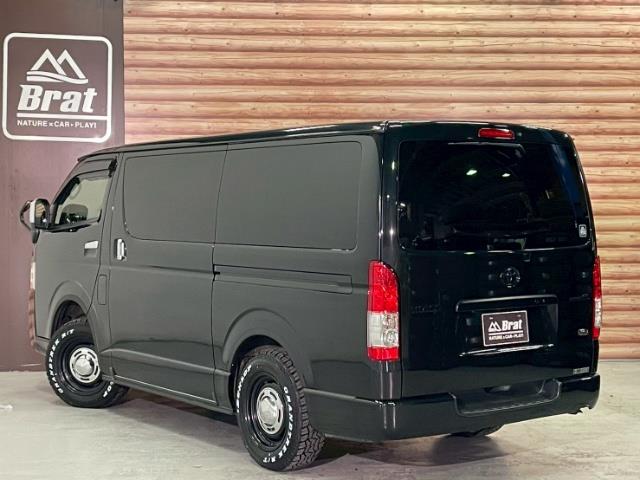 Toyota Hiace Van 8