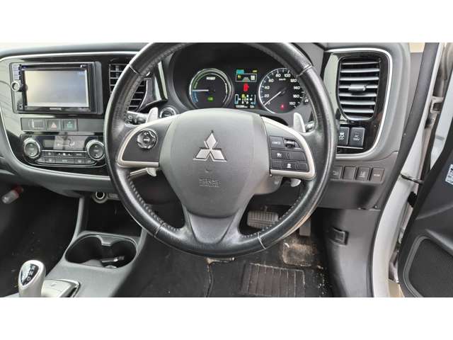 Mitsubishi Outlander PHEV 11