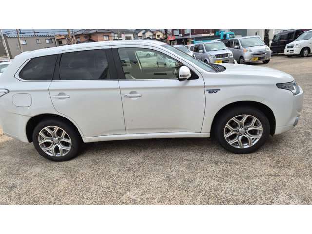 Mitsubishi Outlander PHEV 3