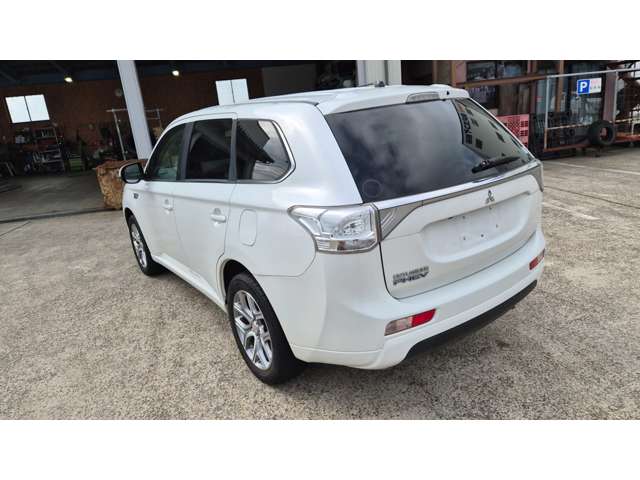 Mitsubishi Outlander PHEV 6