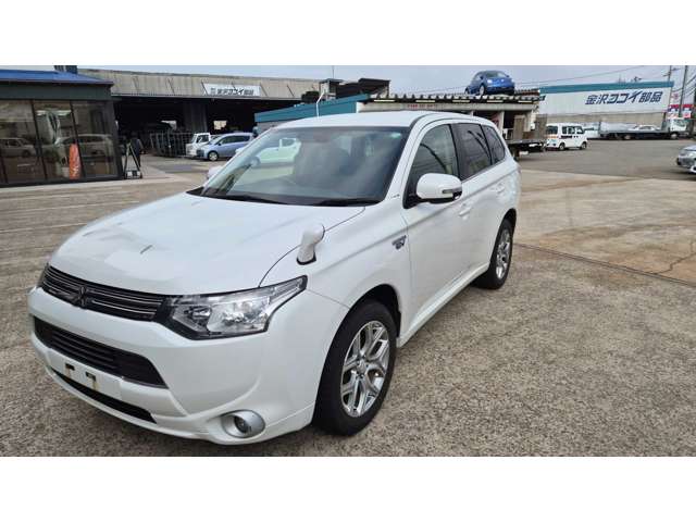 Mitsubishi Outlander PHEV 8