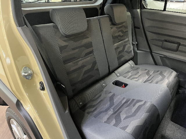 Daihatsu Taft 8