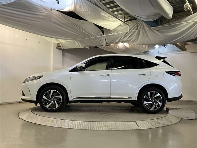 Toyota Harrier 4