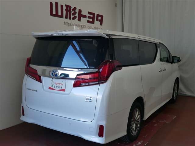 Toyota Alphard 4