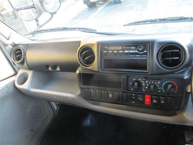 Hino Dutro 11