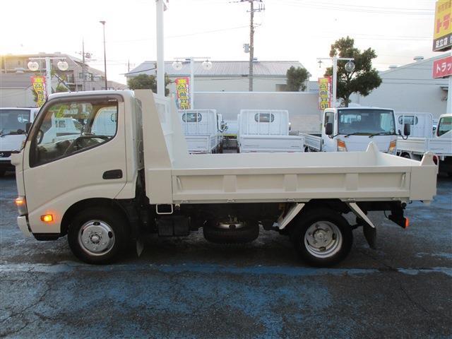 Hino Dutro 4