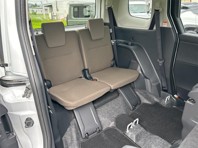 Toyota Sienta 9