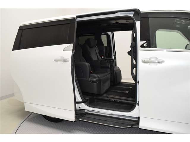 Toyota Alphard 10