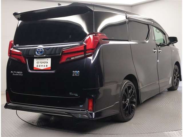 Toyota Alphard 3